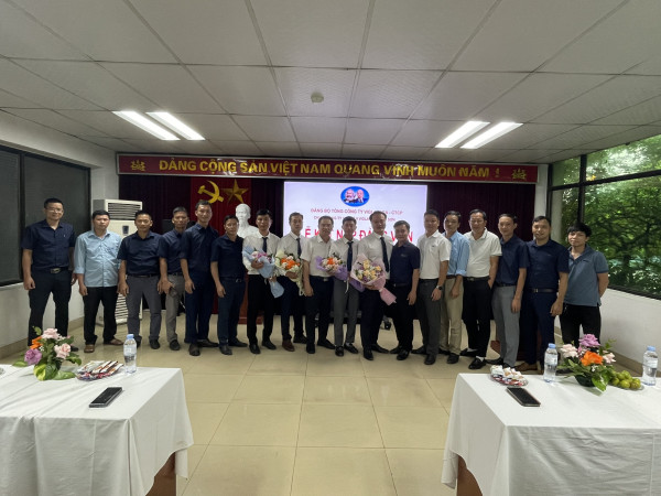 Kết nạp Đảng viên chi bộ Công ty cổ phần Viglacera Tiên Sơn